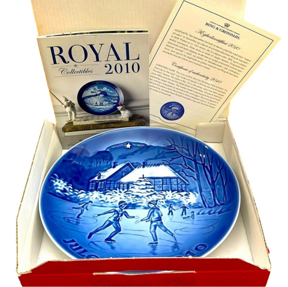 Rare Bing & Grondahl 2010 "Dancing on the Lake" Christmas Plate - Picture 1 of 8